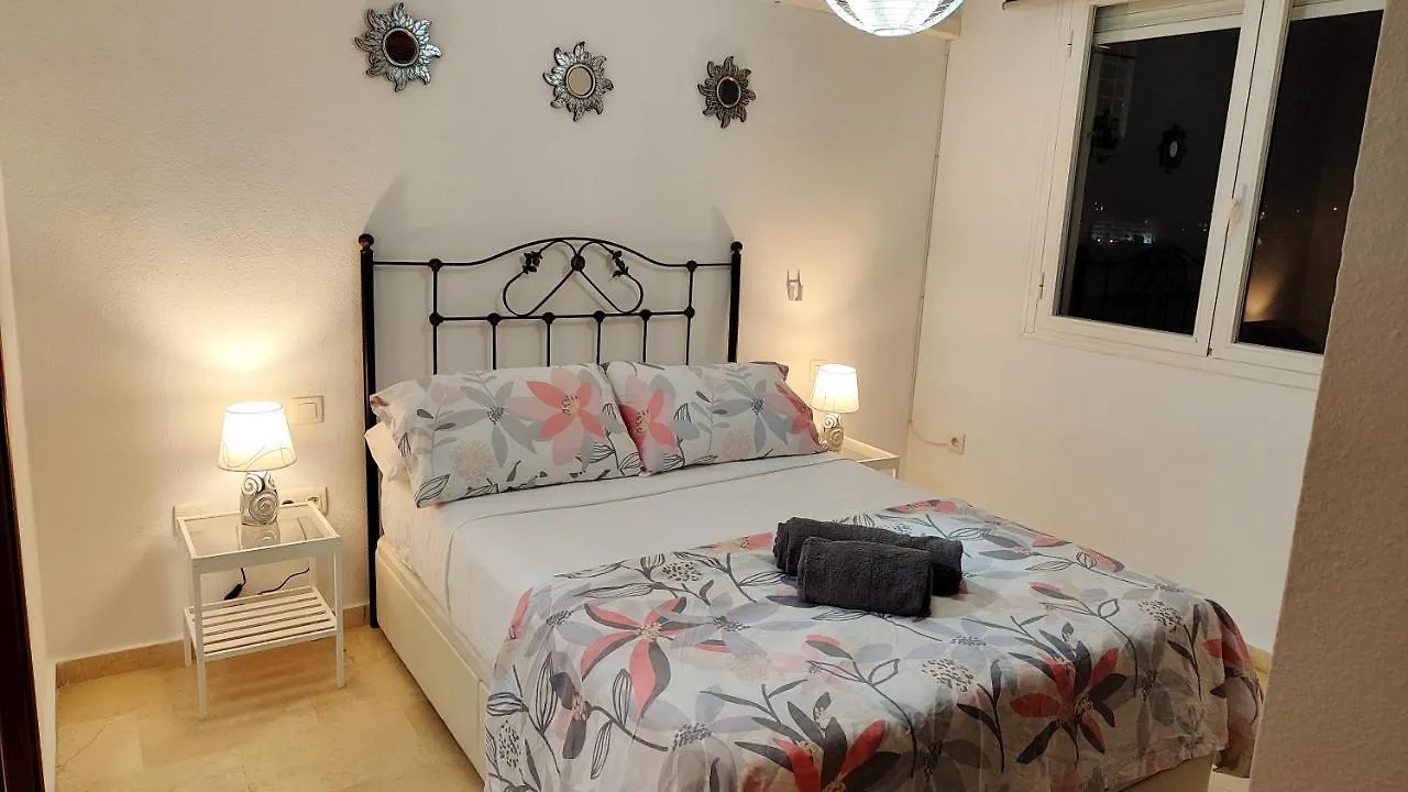 2Bdr Sunny Apartment With Pool And Private Parking In Benalmadena