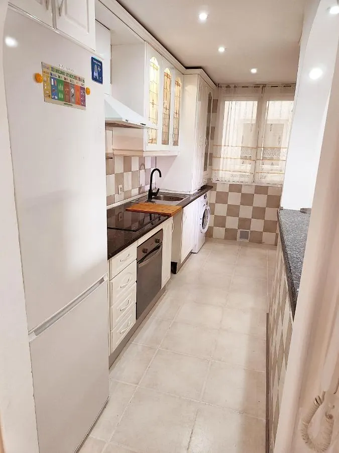 2Bdr Sunny Apartment With Pool And Private Parking In Benalmadena