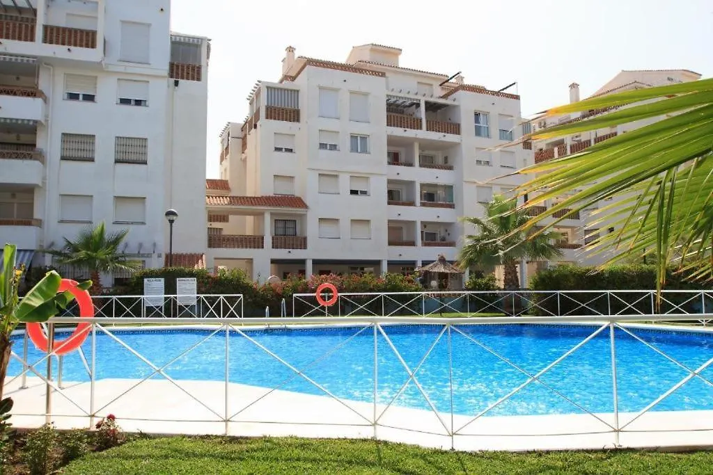 2Bdr Sunny Apartment With Pool And Private Parking In Benalmadena