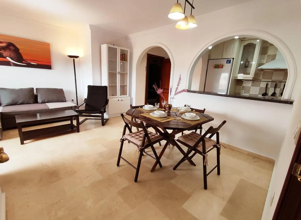 2Bdr Sunny Apartment With Pool And Private Parking In Benalmadena