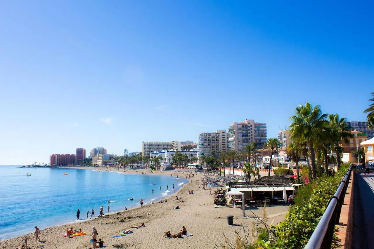 2Bdr Sunny Apartment With Pool And Private Parking In Benalmadena